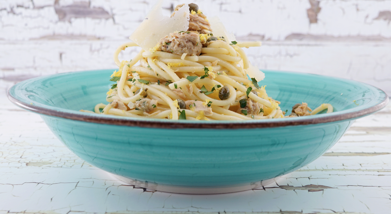 Thunfisch-Pasta mit Zitrone und Kapern